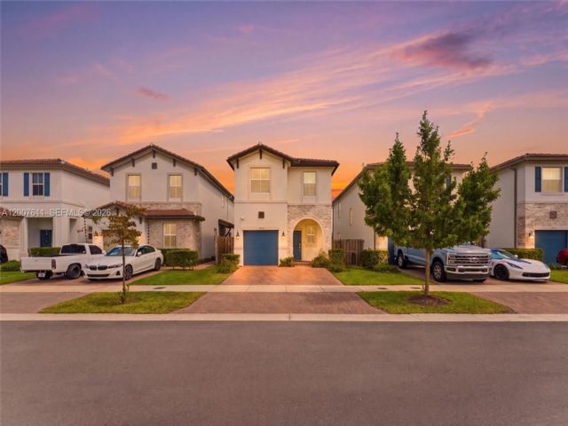  5 BR,  3.00 BTH &nbsp; style home in Miami