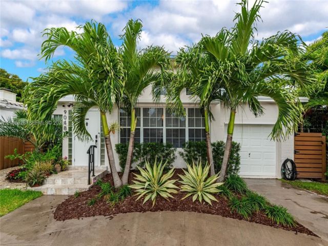  3 BR,  3.00 BTH &nbsp; style home in Bal Harbour