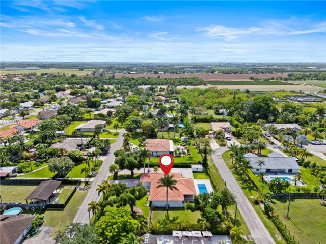  4 BR,  2.00 BTH &nbsp; style home in Homestead