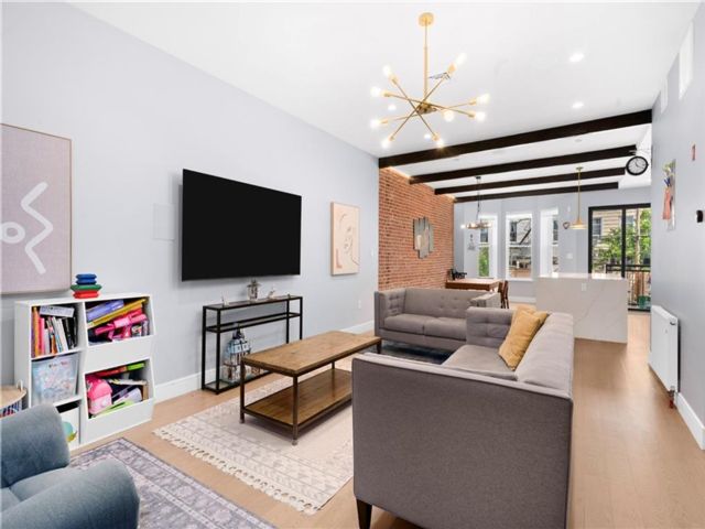 4 BR,  3.00 BTH &nbsp;Multi-family style home in Bay Ridge