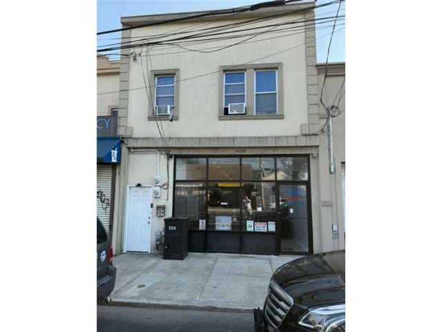Studio,  0.00 BTH &nbsp;Mixed use style home in Midland Beach