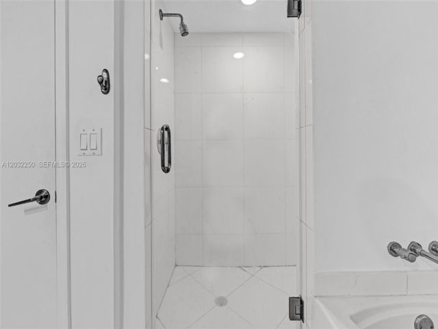 [PHOTO]