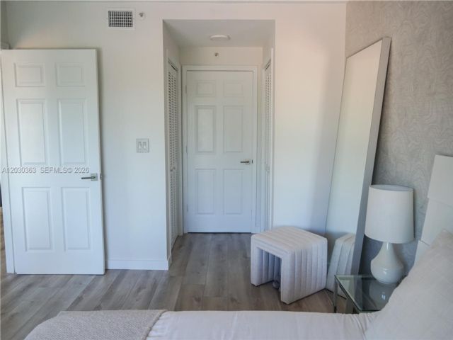 [PHOTO]