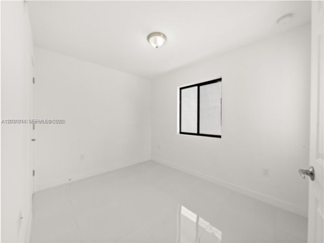 [PHOTO]