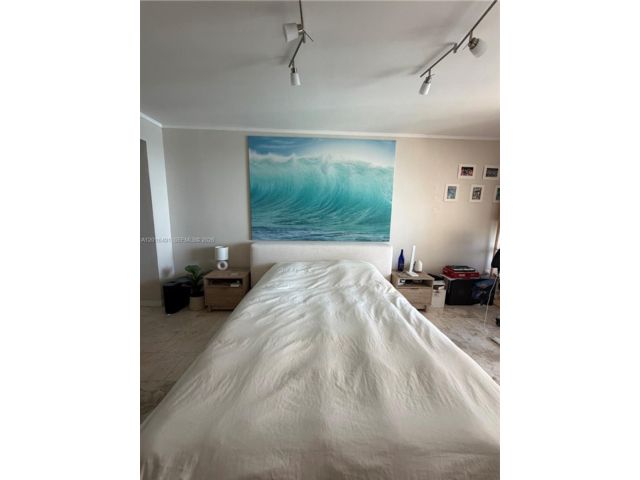 [PHOTO]