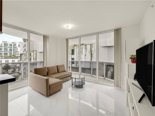  3 BR,  2.00 BTH &nbsp; style home in Miami