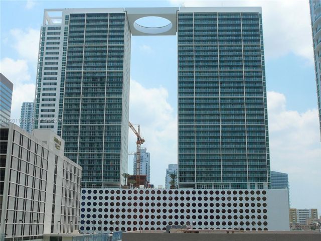 [PHOTO]