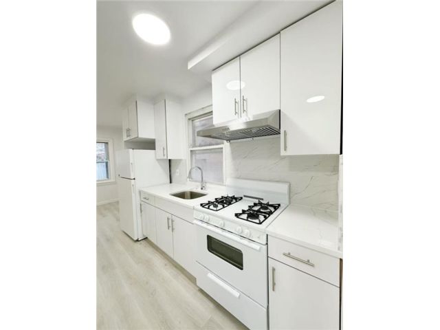  1 BR,  1.00 BTH &nbsp;Multi-family style home in Murray Hill