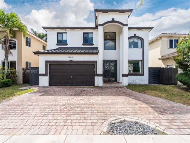  3 BR,  3.00 BTH &nbsp; style home in Miami