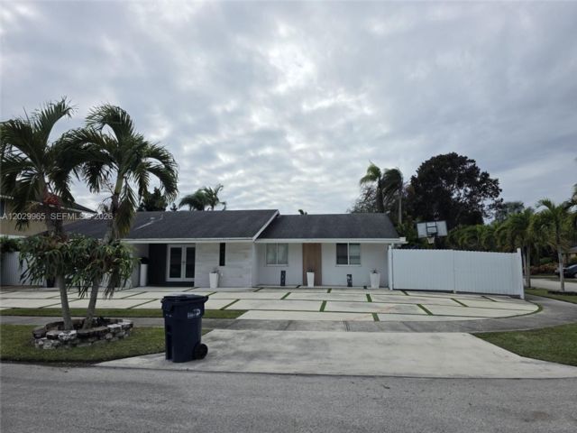  4 BR,  2.00 BTH &nbsp; style home in Crossings