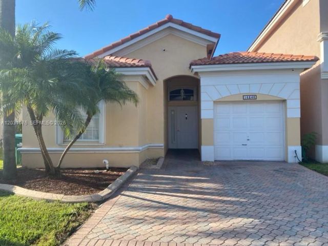  3 BR,  2.00 BTH &nbsp;Traditional style home in Miami