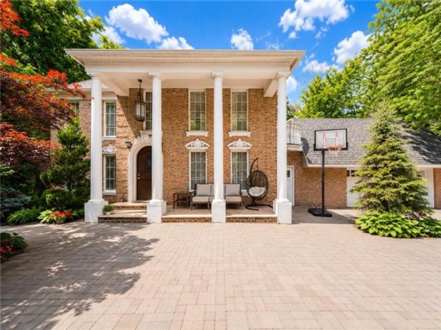  4 BR,  6.00 BTH &nbsp;Single family style home in Pleasant Plains