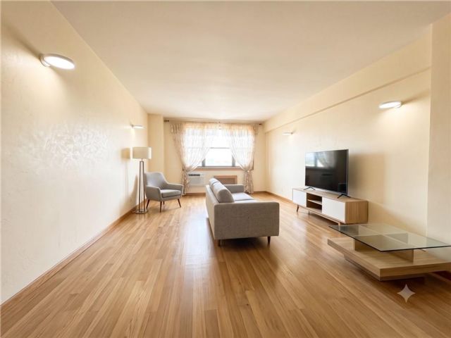  1 BR,  1.00 BTH &nbsp;Co-op style home in Sheepshead Bay