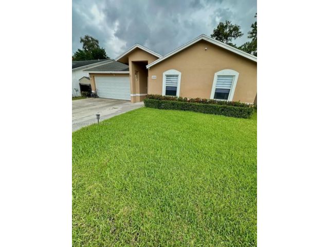 [Green Acres Real Estate, listing number 3342015]