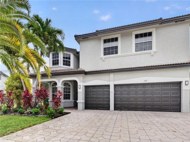 5 BR,  4.00 BTH &nbsp; style home in Miramar