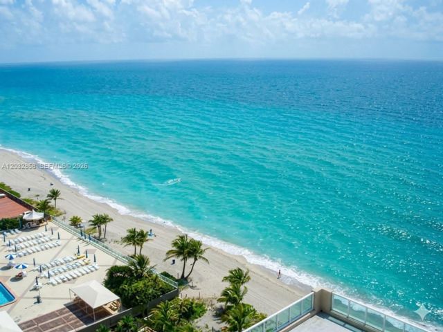  3 BR,  2.00 BTH &nbsp; style home in Hallandale Beach