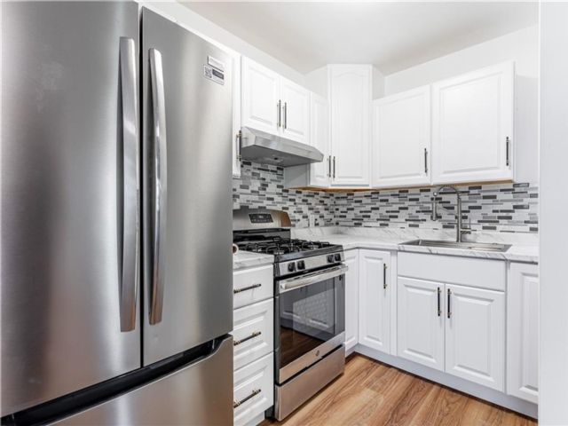  2 BR,  2.00 BTH &nbsp;Condominium style home in Brighton Beach