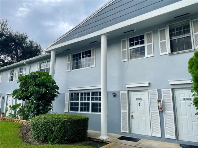 [Davie Real Estate, listing number 3342105]
