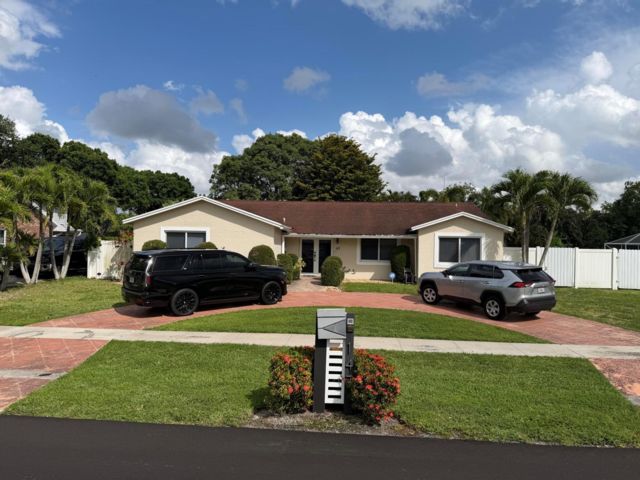 [Royal Palm Beach Real Estate, listing number 3342132]