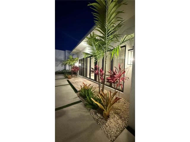  5 BR,  4.50 BTH &nbsp; style home in Homestead