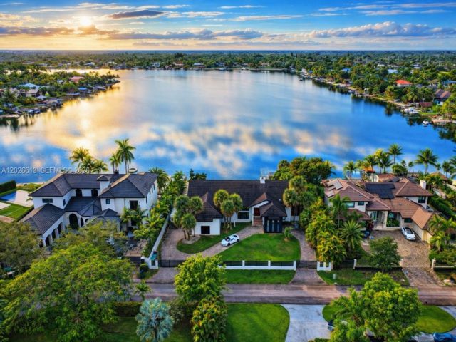  6 BR,  4.00 BTH &nbsp; style home in Miami