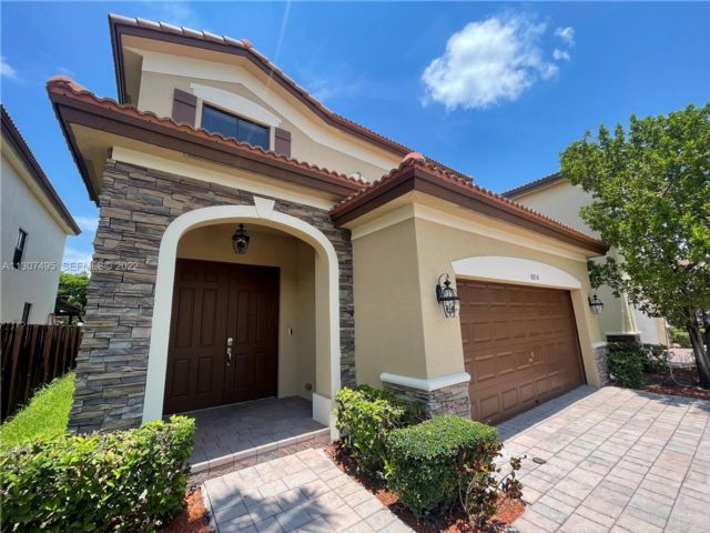  4 BR,  3.00 BTH &nbsp; style home in Medley