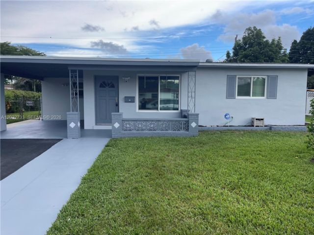  3 BR,  2.00 BTH &nbsp; style home in Pembroke Pines