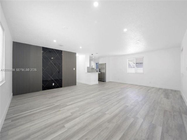 [PHOTO]