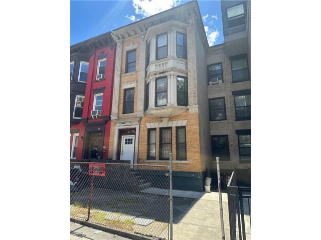 Studio,  0.00 BTH &nbsp;Multi-family style home in Flatbush