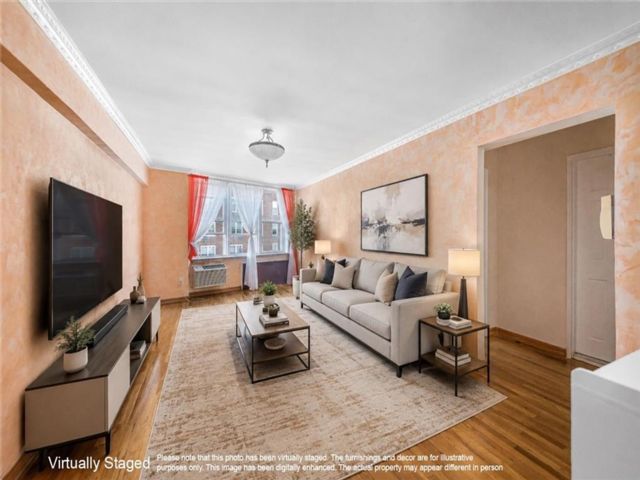  1 BR,  1.00 BTH &nbsp;Co-op style home in Gravesend