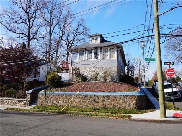  2 BR,  2.00 BTH &nbsp;Single family style home in Great Kill