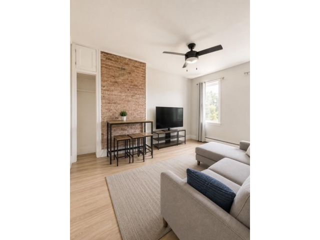  5 BR,  0.00 BTH &nbsp;Multi-family style home in Bushwick