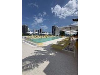 [PHOTO]