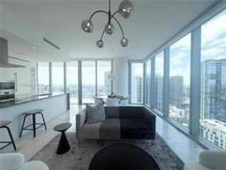 [PHOTO]