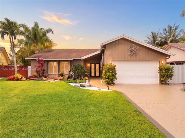  3 BR,  2.00 BTH &nbsp;European style home in Cooper City