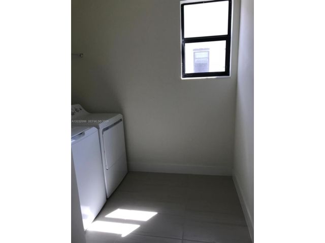 [PHOTO]