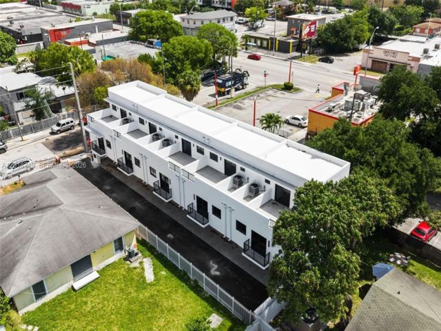  3 BR,  2.00 BTH &nbsp; style home in Miami