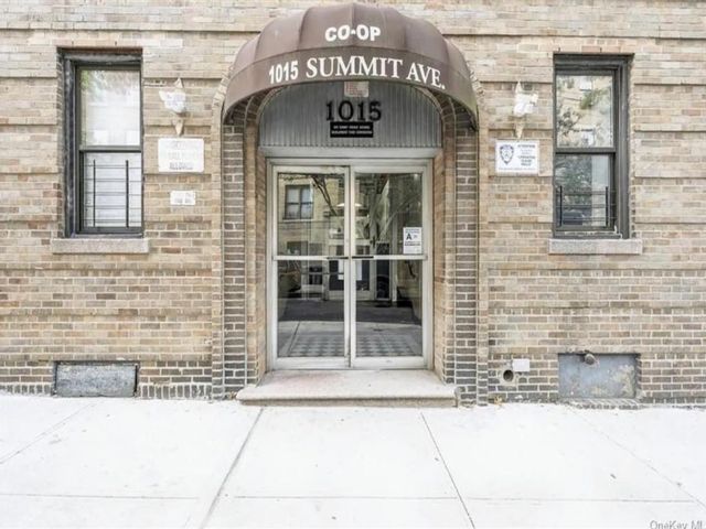 Studio,  1.00 BTH &nbsp;Co-op style home in High Bridge