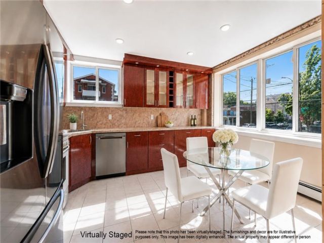  3 BR,  2.00 BTH &nbsp;Condominium style home in Sheepshead Bay