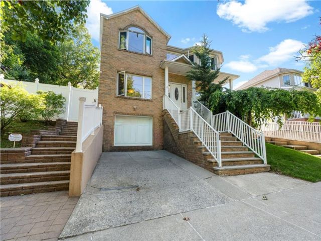  4 BR,  4.00 BTH &nbsp;Single family style home in Princess Bay