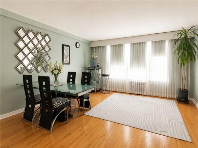  3 BR,  2.00 BTH &nbsp;Co-op style home in Sheepshead Bay