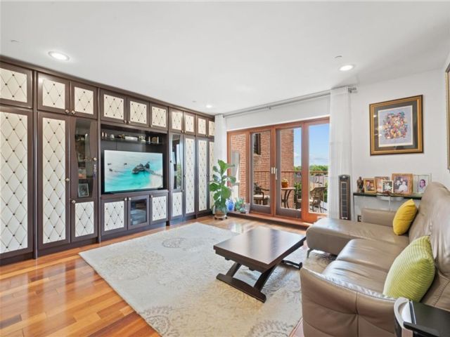  2 BR,  2.00 BTH &nbsp;Condominium style home in Madison