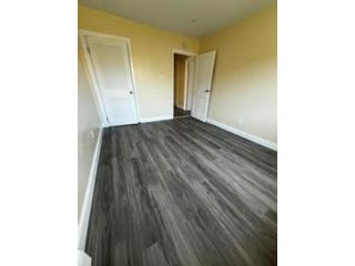  3 BR,  2.00 BTH &nbsp;Multi-family style home in Canarsie