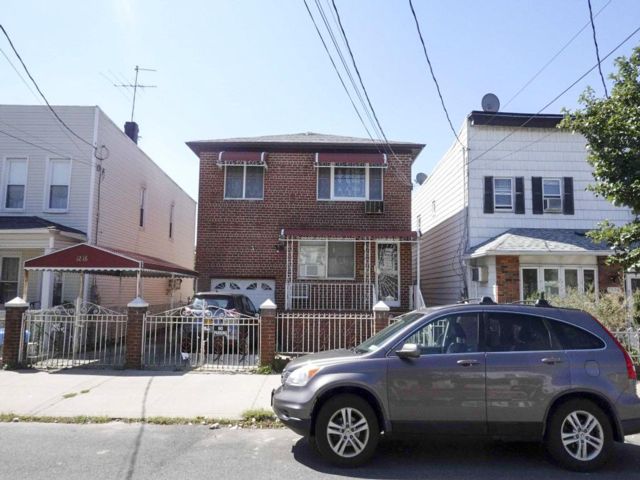  6 BR,  2.55 BTH &nbsp;2 story style home in Brooklyn