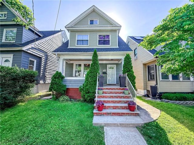  4 BR,  2.00 BTH &nbsp;Single family style home in Port Richmond