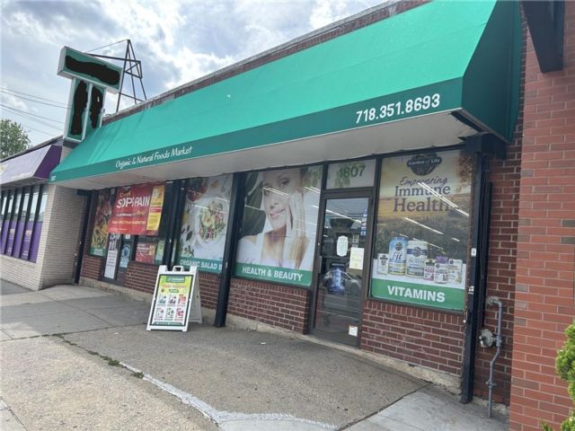 Studio,  0.00 BTH &nbsp;Business only style home in Dongan Hills-above Hylan