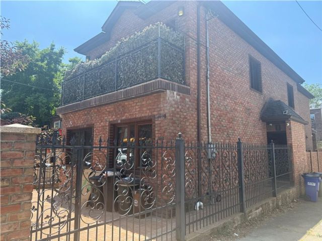 4 BR,  4.00 BTH &nbsp;Single family style home in Sheepshead Bay