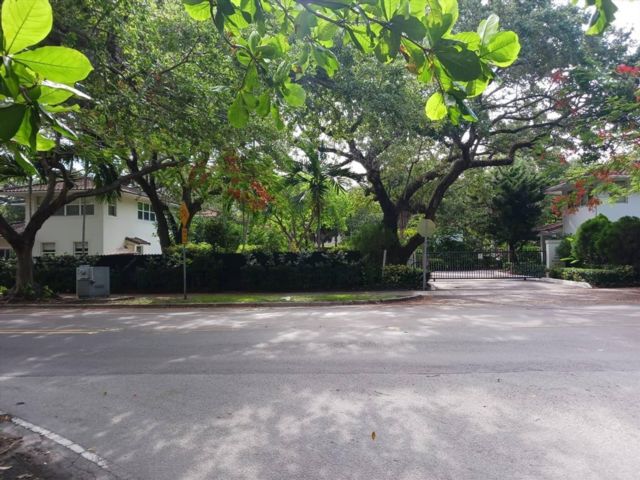  3 BR,  3.00 BTH &nbsp; style home in Coconut Grove