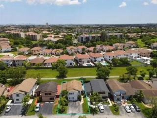  4 BR,  3.50 BTH &nbsp; style home in Miami