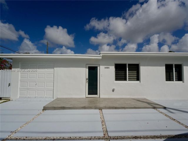  2 BR,  2.00 BTH &nbsp; style home in Miami